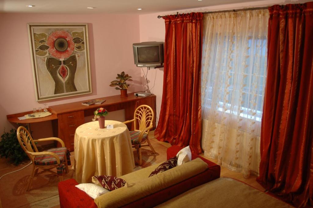 Country Club La Mesteceni Sebeş 객실 사진