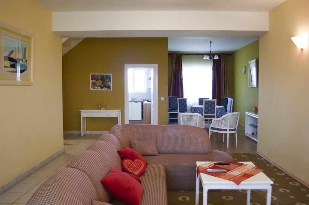 Country Club La Mesteceni Sebeş 외부 사진